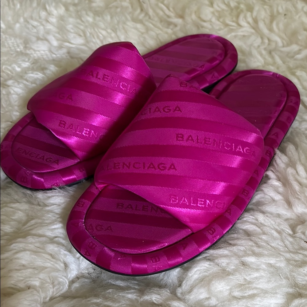 Balenciaga Fuchsia Logo Slides